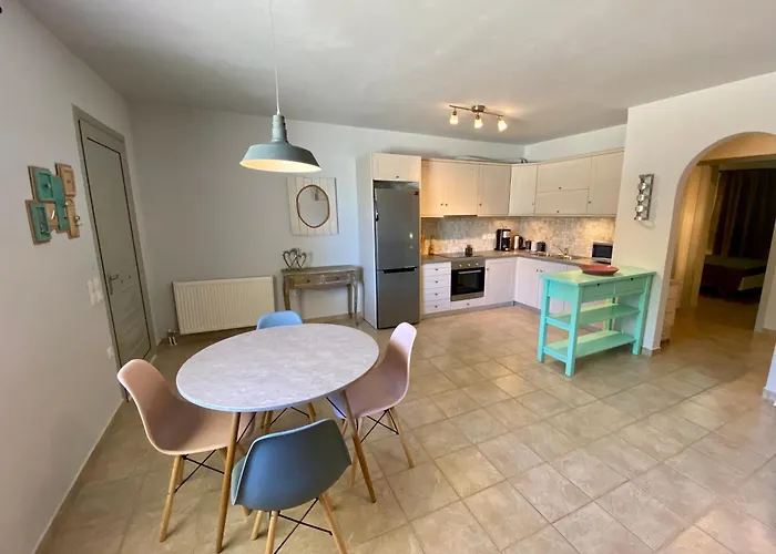 Central Apartment Portoheli 1